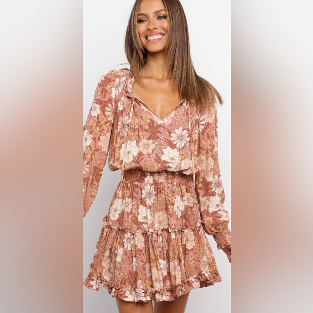 Petal & Pup Kealan Floral Smocked Tiered Mini Dress SZ 8 Boho Rayon Pink floral